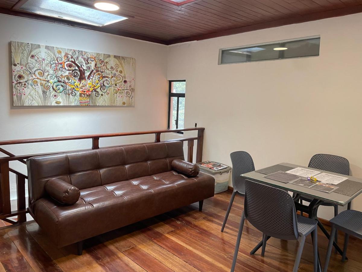 Loft Apartment In Town 巴尼奥斯 外观 照片